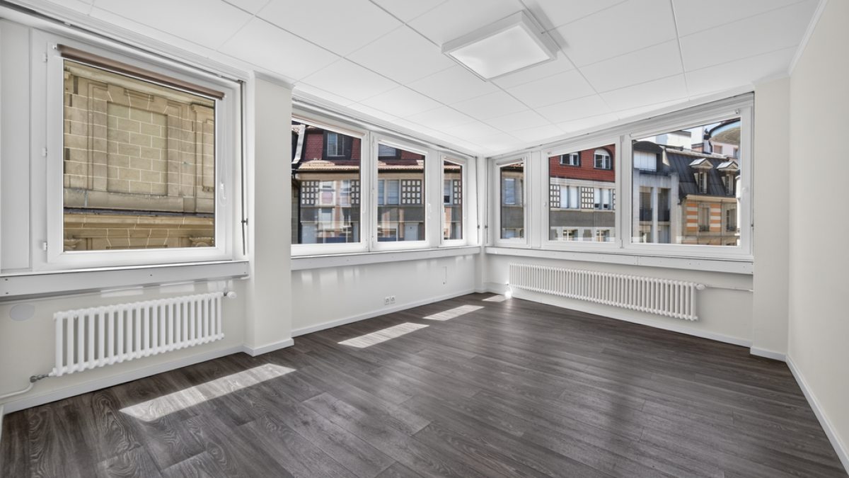 Surface commerciale-Bureau de 100m2