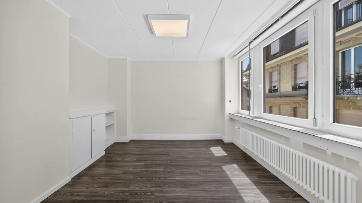 Surface commerciale-Bureau de 100m2