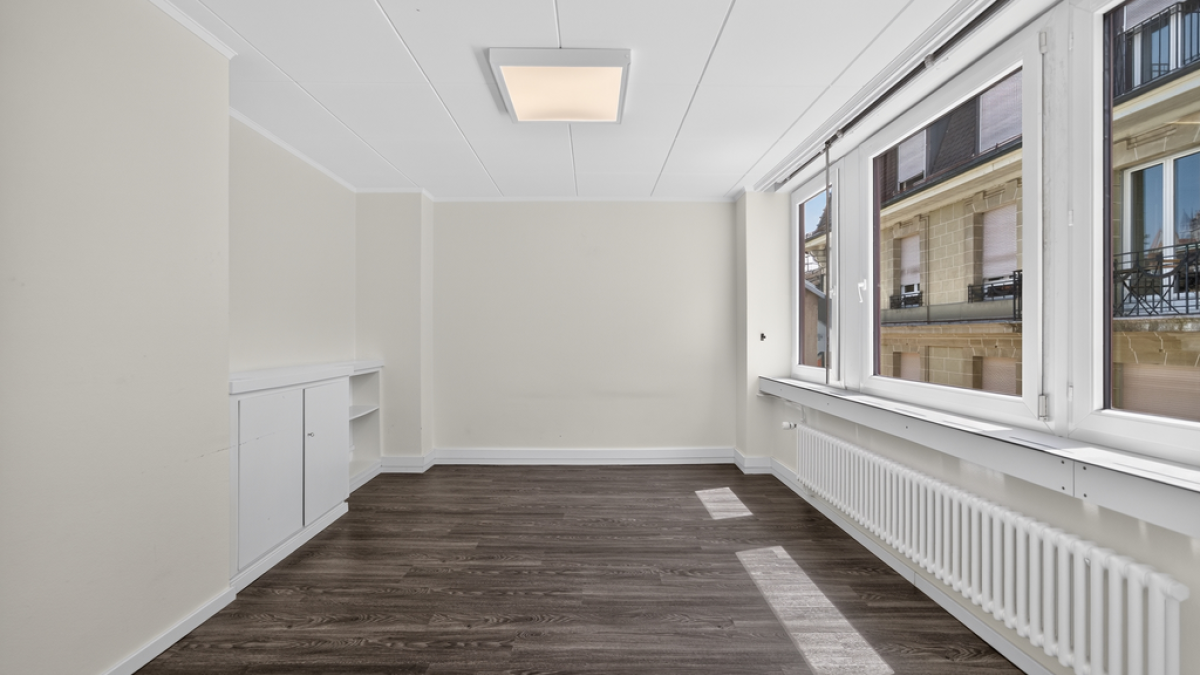 Surface commerciale-Bureau de 100m2