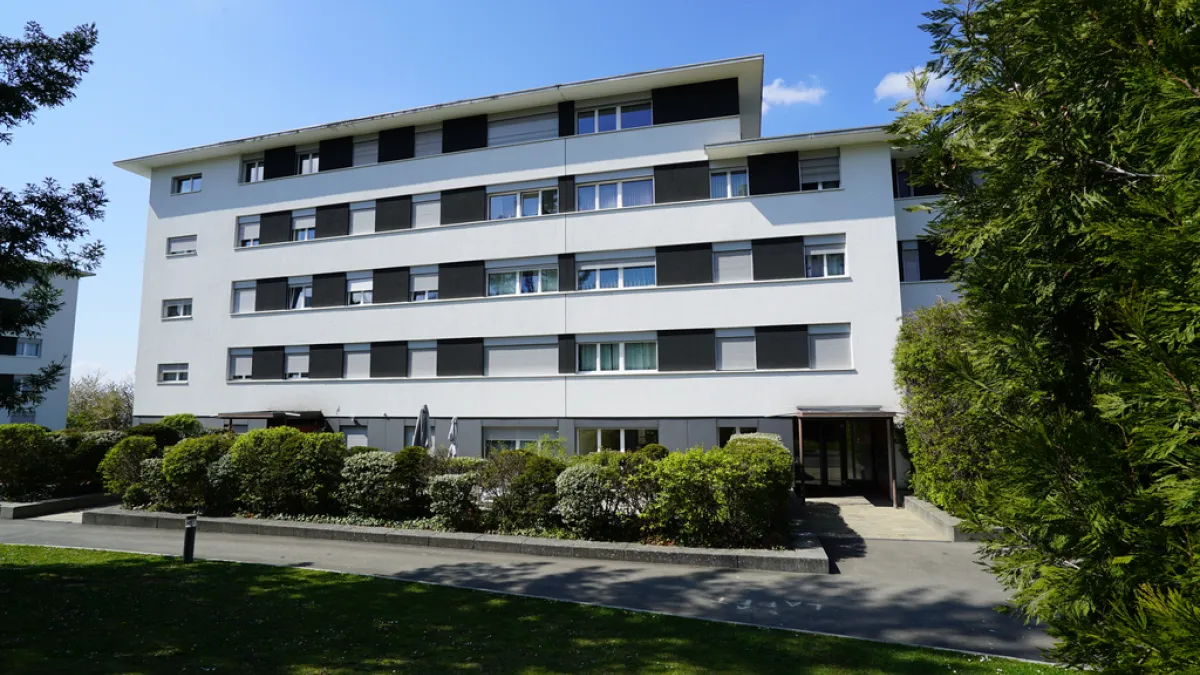Place de parc extérieure à Lausanne