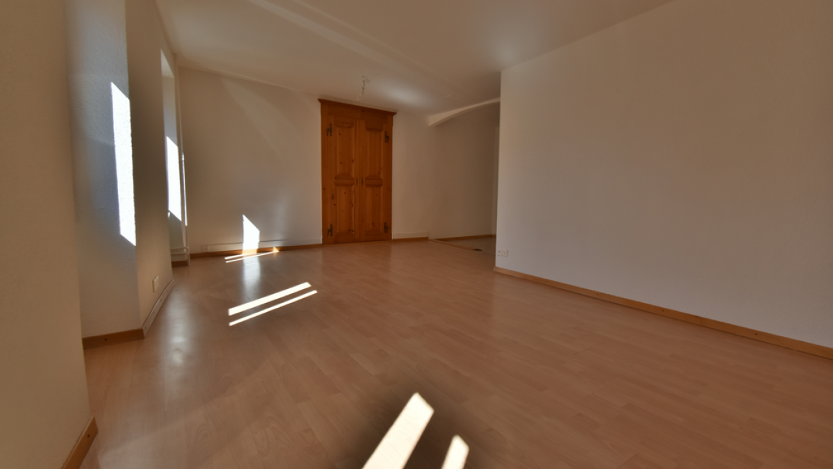 Appartement de 3 pièces au 1er étage d'un immeuble de village