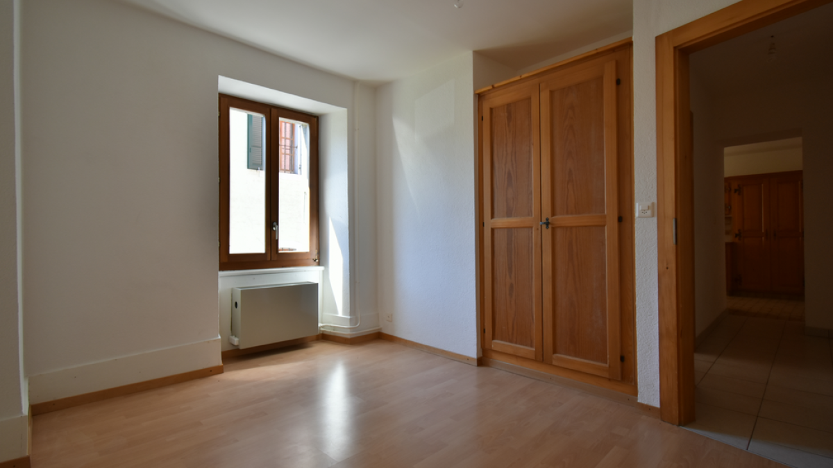 Appartement de 3 pièces au 1er étage d'un immeuble de village