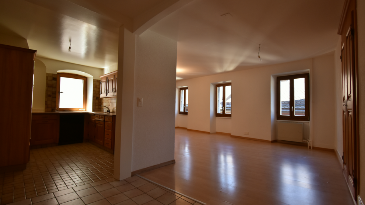 Appartement de 3 pièces au 1er étage d'un immeuble de village