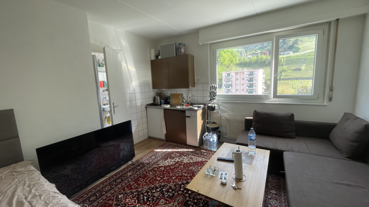 Studio sans balcon en cours de rénovation - Arvel 18