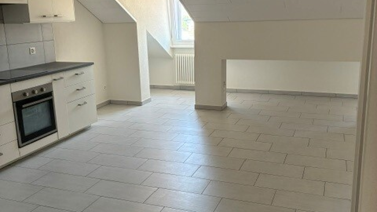 Orbe, joli 3 pièces sous combles