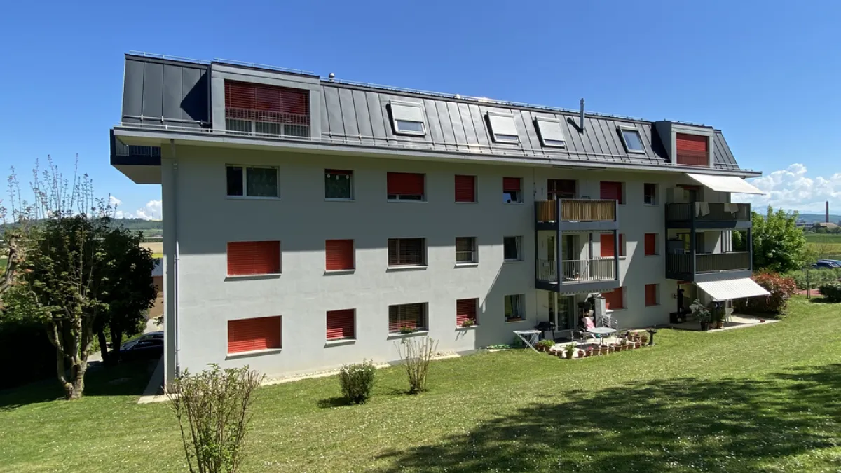 Balcon avec vue dégagée sur la plaine de l'Orbe