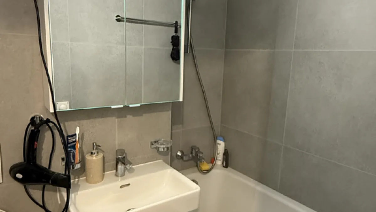 A louer dans un immeuble fraîchement rénové - 3 pièces au 5ème