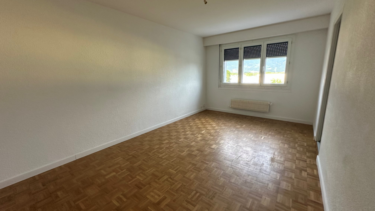 À louer appartement 3 pièces au 4ème étage