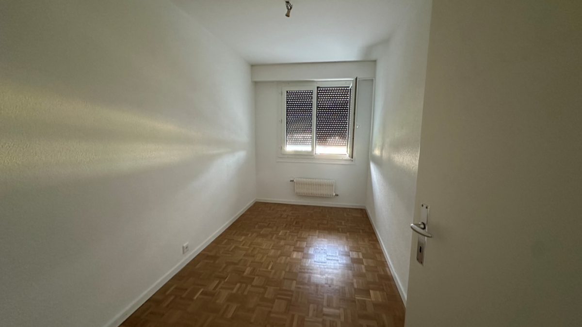 À louer appartement 3 pièces au 4ème étage