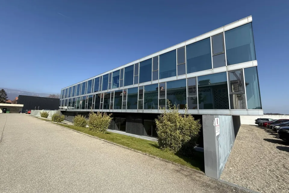 Bureau de 300m2 divisibles situés en Terre Sainte