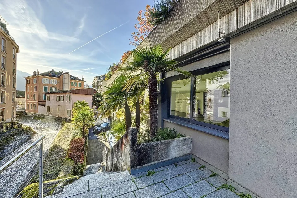 Loft contemporain de 300 m² avec jardin privé au centre de Montreux