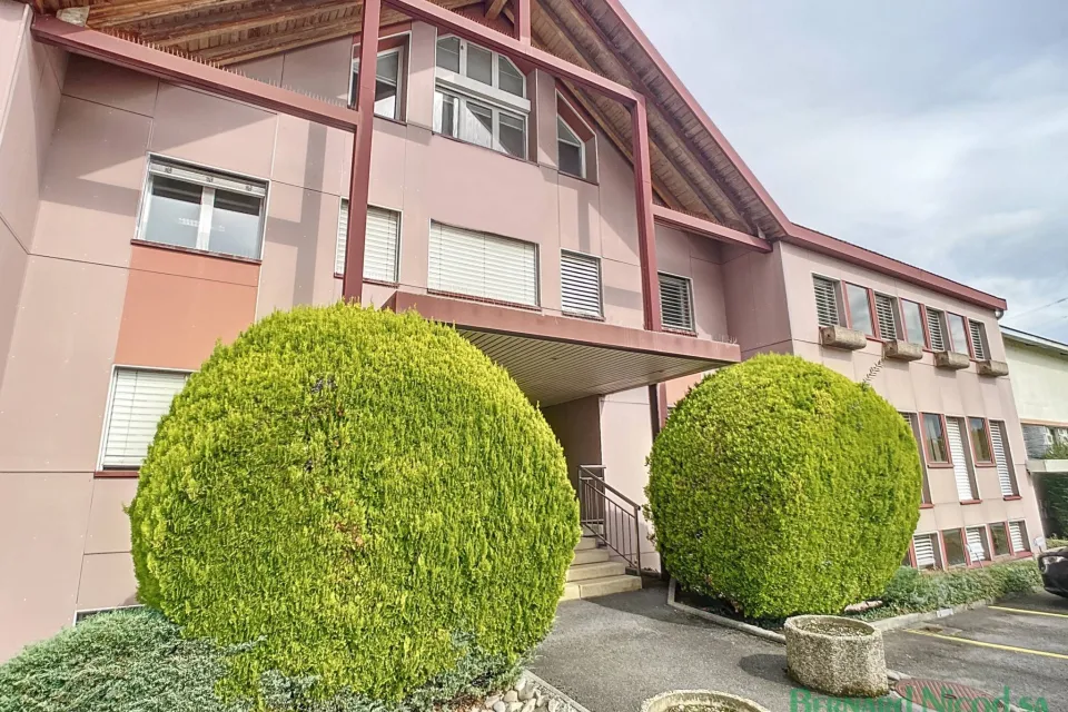 Bureaux de 300 m2 idéalement situés