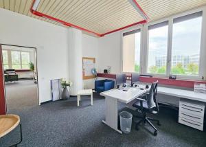 Bureaux/artisanal au 1er étage 234m² à vendre avec 6 places de parking intérieures