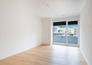 UNIQUE! Attique de 5.5 pièces de 180m2 bénéficiant d'un rooftop terrasse de 168m2 avec vue panoramique sur le lac et les Alpes