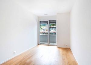 Luxueux 4.5 pièces traversant avec balcon couvert de 76m2 et vue lac