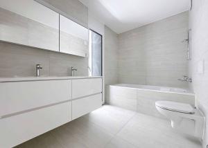 Luxueux 4.5 pièces traversant avec balcon couvert de 76m2