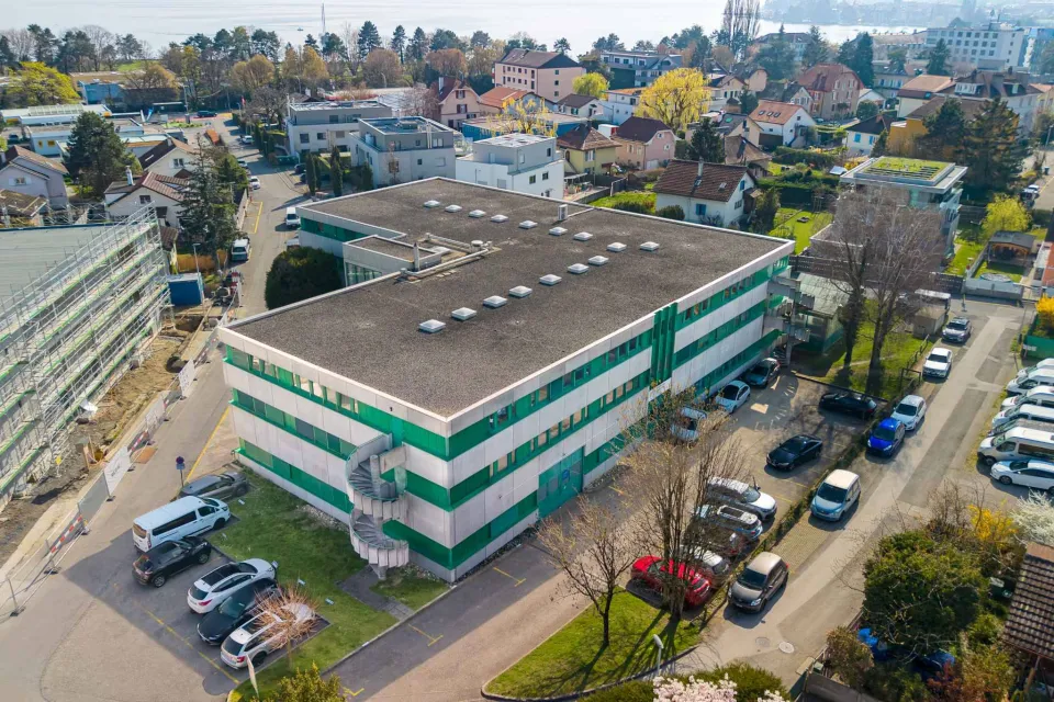 Locaux commerciaux dès 33 m² à prix attractifs – Accès rapide à l’autoroute