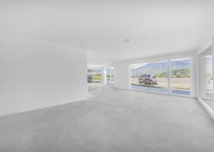 Spacieuse et lumineuse surface commerciale neuve de 97 m2
