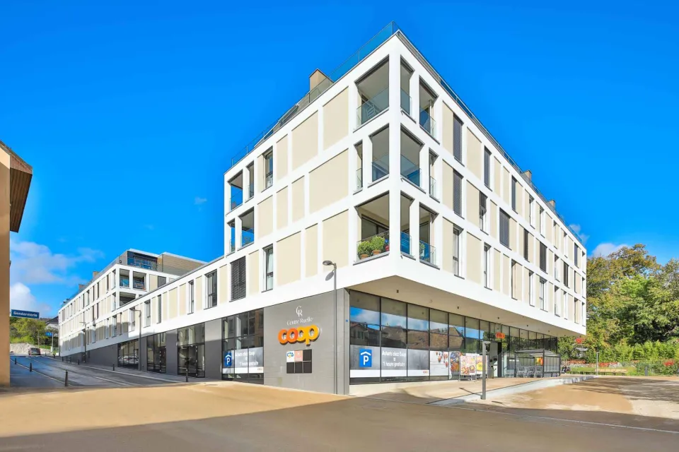Arcades commerciales sises au Centre de Rolle