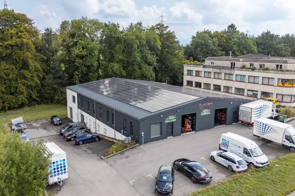 Atelier-stockage de 640 m² avec places de parc à disposition
