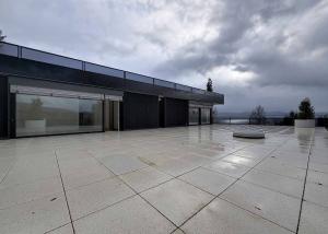 Nouvelle promotion : appartement de 5.5 pièces avec balcon couvert et terrasse