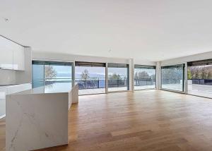 Nouvelle promotion : appartement de 5.5 pièces avec balcon couvert et terrasse