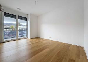 Nouvelle promotion : appartement de 5.5 pièces avec balcon couvert et terrasse