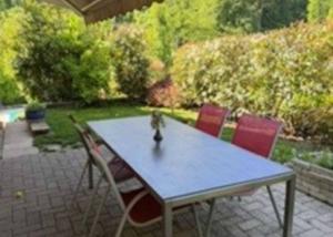 Villa de 8 pièces avec appartement indépendant et piscine extérieure