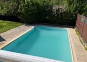 Villa de 8 pièces avec appartement indépendant et piscine extérieure