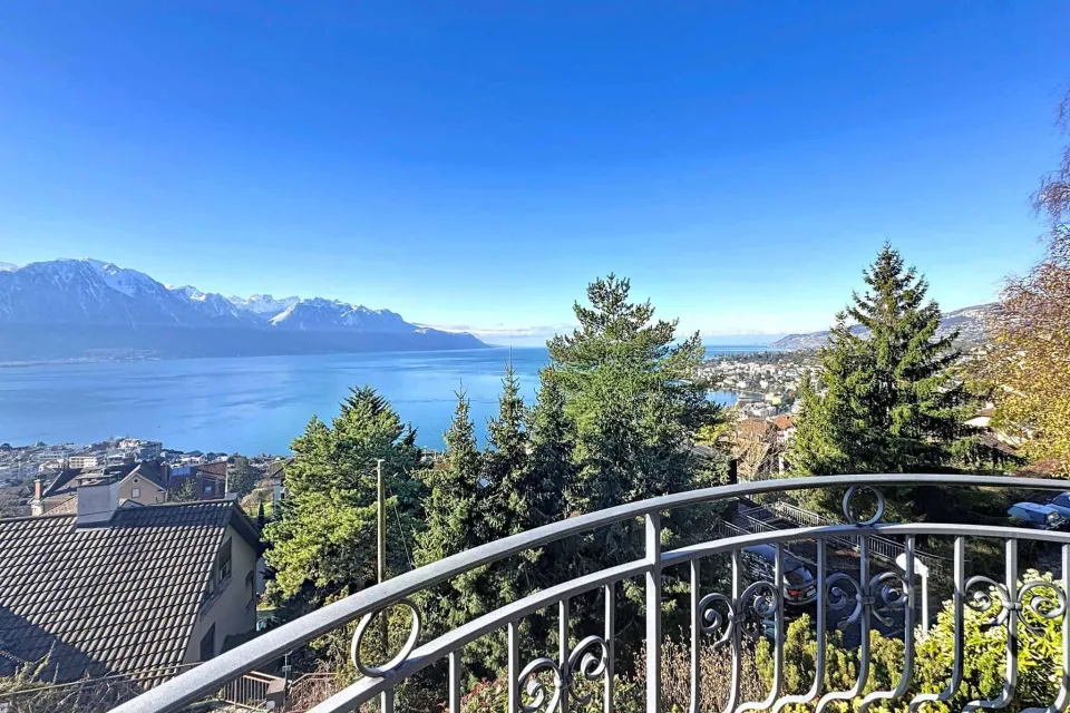 Superbe 2.5 pièces de 72 m2 avec balcons et Très belle vue sur le lac 