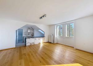 Superbe 2.5 p de 130 m2 hab. - Dernier étage