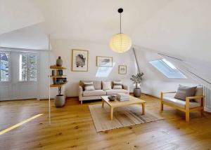 Superbe 2.5 p de 130 m2 hab. - Dernier étage