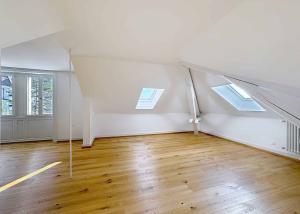 Superbe 2.5 p de 130 m2 hab. - Dernier étage