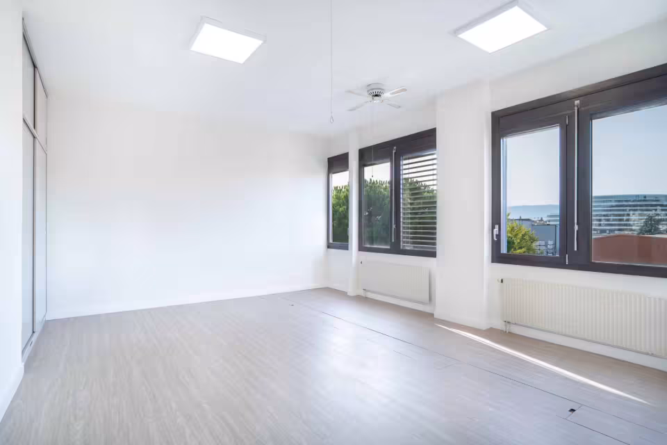 Cellules de bureaux de 28 m2 et 35 m2 rénovées et climatisées  