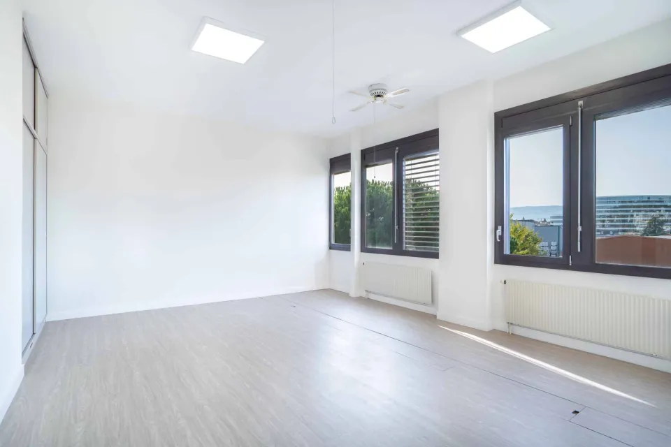Cellules de bureaux de 28 m2 et 35 m2 rénovées et climatisées  