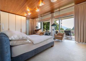 Superbe propriété de 7.5 Pièces avec piscine - potentiel de développement