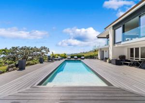 Exceptionnelle villa avec piscine et vue panoramique sur le lac