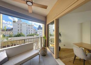 2.5 pièces Style Loft avec Loggia - Ultra Centré