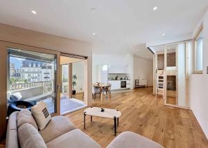 2.5 pièces Style Loft avec Loggia - Ultra Centré