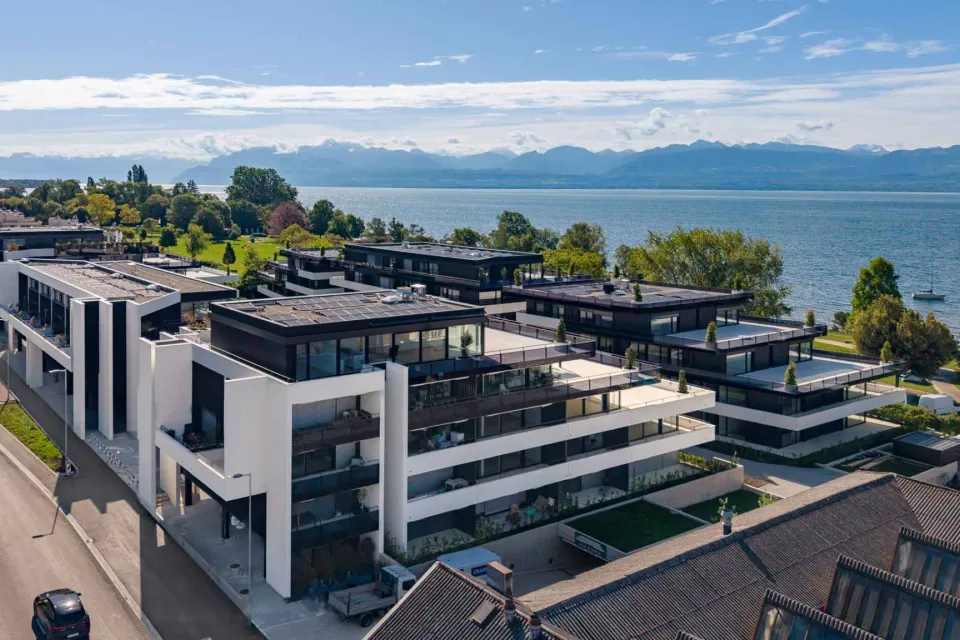 Appartement neuf traversant de 4.5 pièces avec deux balcons 