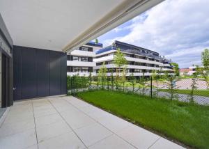 Appartement neuf de 3.5 pièces avec avec doubles espaces extérieurs