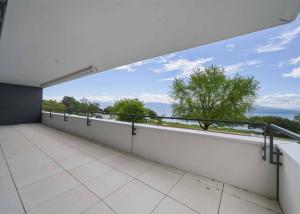 Appartement neuf de standing - 4.5 pièces en angle avec balcon de 76m² - Vue lac