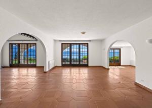 Élégante villa provençale avec piscine et vue panoramique sur le lac Léman et les Alpes