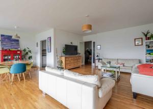 APPARTEMENT SPACIEUX DE 5 PIÈCES