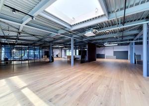 Environ 765m2 pour créer votre futur buisness - Industrielle 11