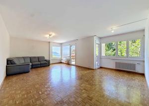 Bel appartement traversant de 4,5 pièces avec terrasse et jardin