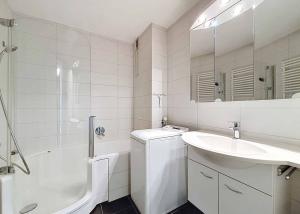 Bel appartement traversant de 4,5 pièces avec terrasse et jardin