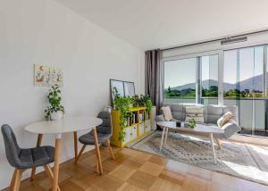 Studio au 7 ème étage avec balcon et vue Salève