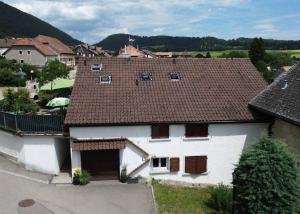 Immeuble à vendre à Lamboing