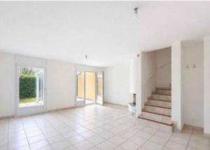VILLA 5.5 PIECES - 520m2 JARDIN